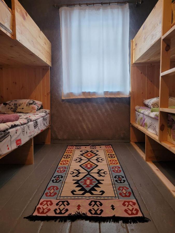 Darya Hostel Jyrgalan Exteriör bild